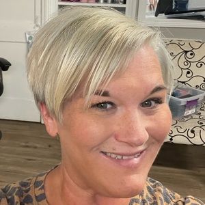 Meet your Posher, April